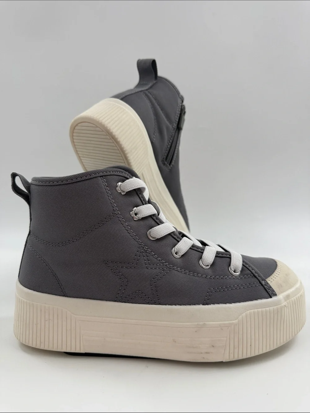 NWT Justice Girls Gray High Top Platform Sneakers Kids Size 1 Sneakers